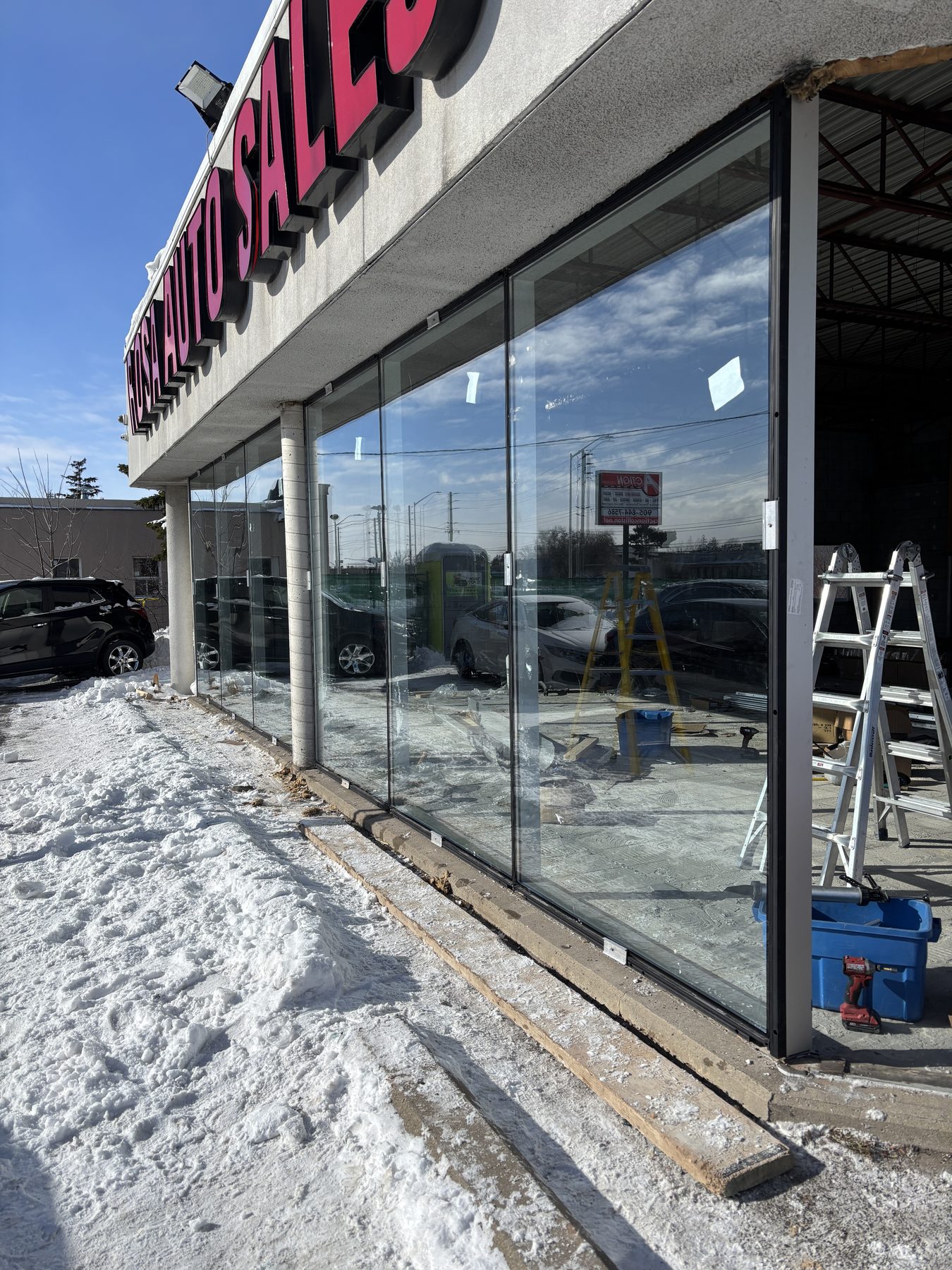 Retail storefront glazing